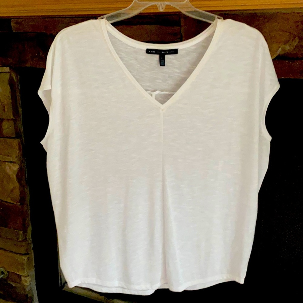 Soft V-neck top with stylish seams front/back